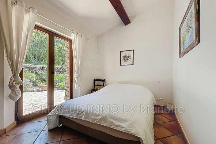 Image No.14-4 Bed House for sale