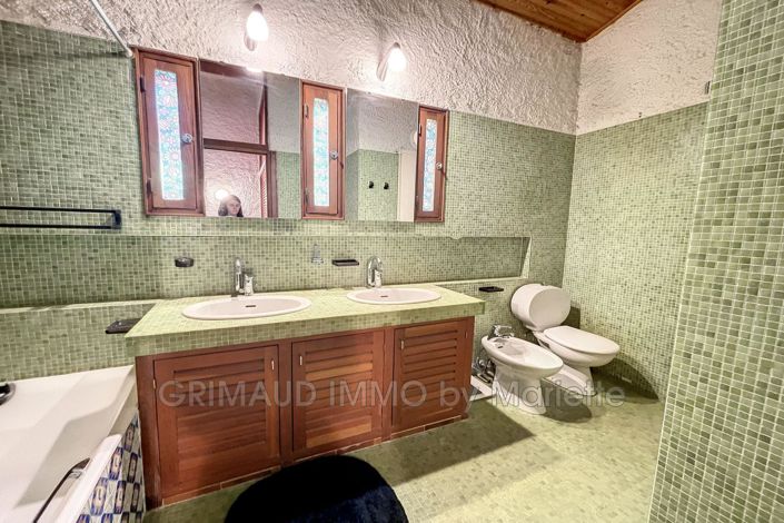 Image No.13-7 Bed House for sale