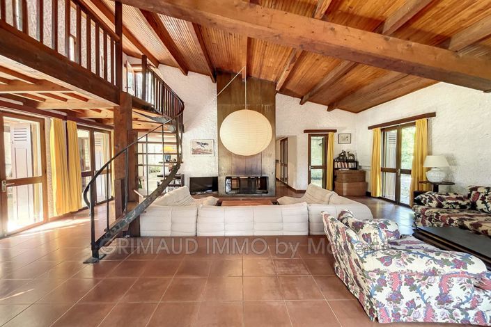 Image No.7-7 Bed House for sale