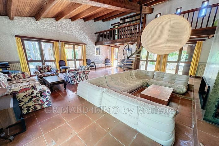 Image No.9-7 Bed House for sale