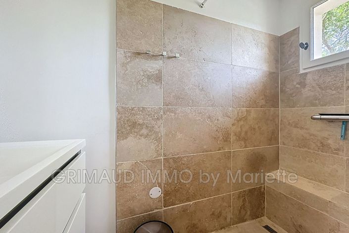 Image No.11-3 Bed House for sale