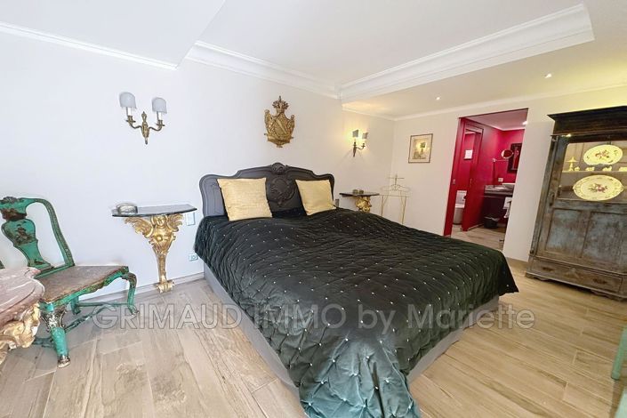 Image No.6-4 Bed House for sale