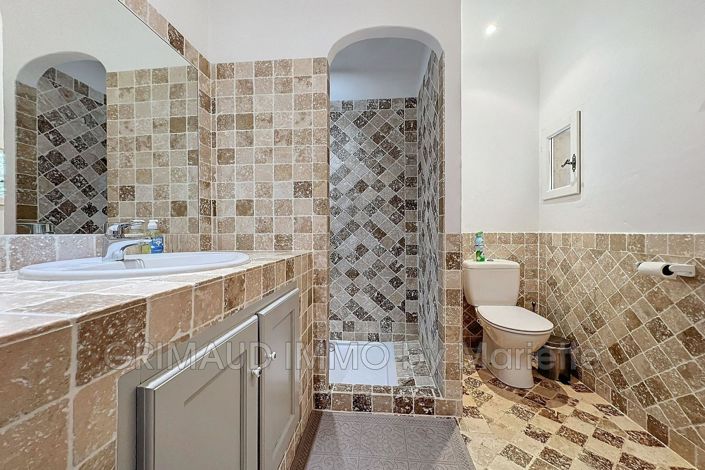 Image No.18-4 Bed House for sale