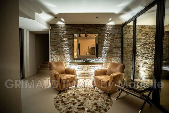 Image No.10-5 Bed House for sale