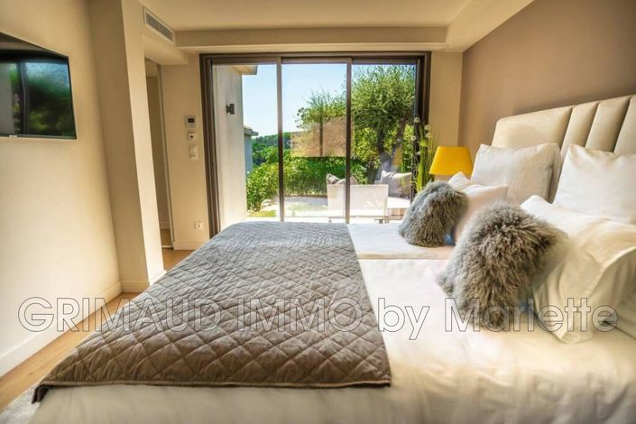 Image No.11-5 Bed House for sale