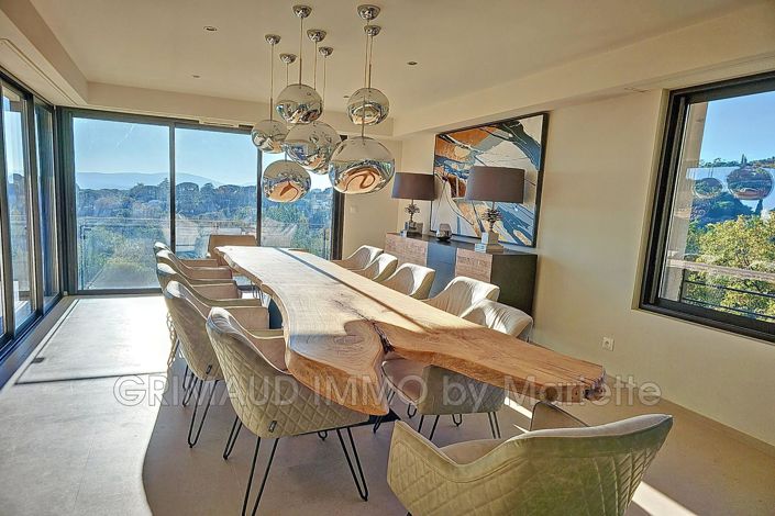 Image No.12-5 Bed House for sale