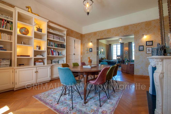 Image No.11-10 Bed House for sale