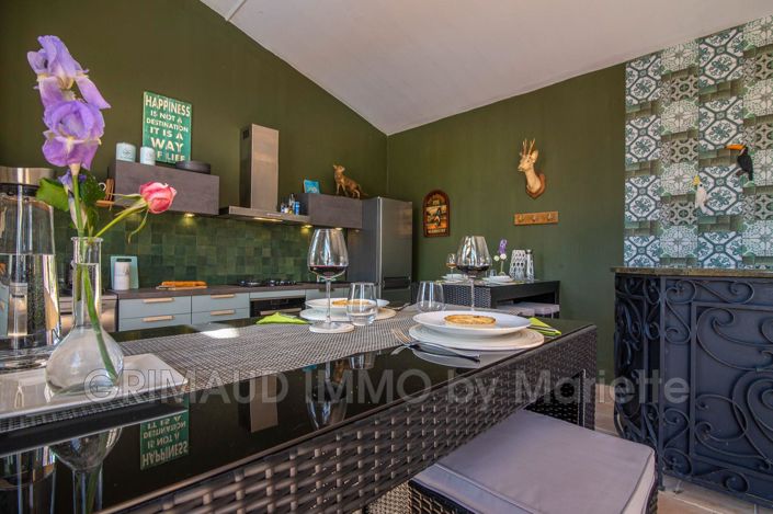 Image No.17-10 Bed House for sale