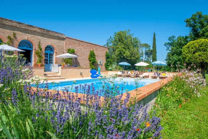 Image No.5-10 Bed House for sale