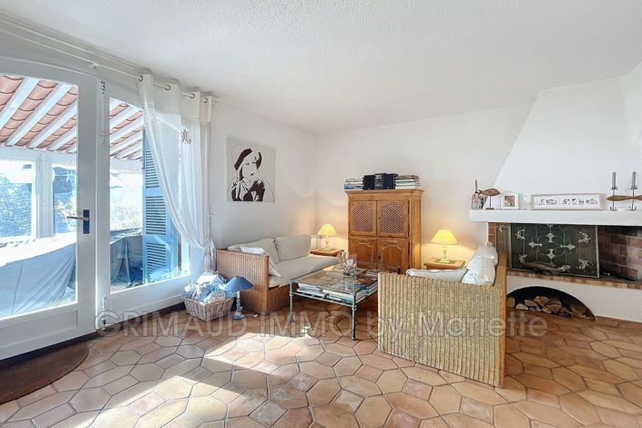 Image No.10-3 Bed House for sale