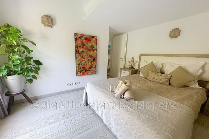 Image No.11-3 Bed House for sale