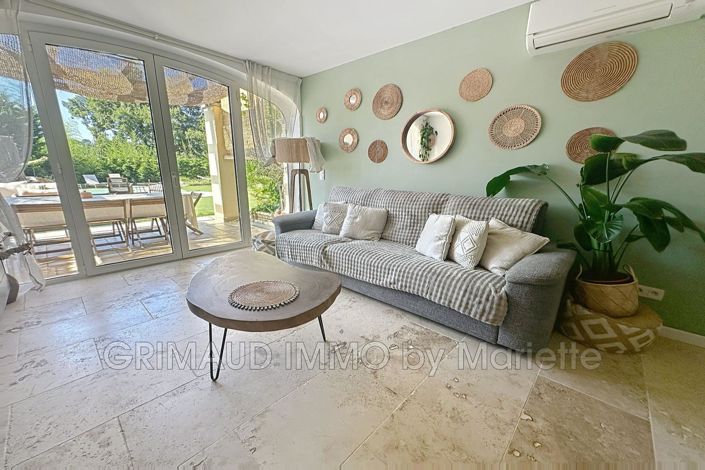 Image No.8-3 Bed House for sale