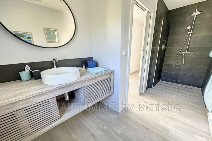 Image No.13-5 Bed House for sale