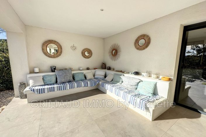 Image No.5-5 Bed House for sale