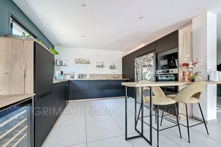 Image No.11-4 Bed House for sale