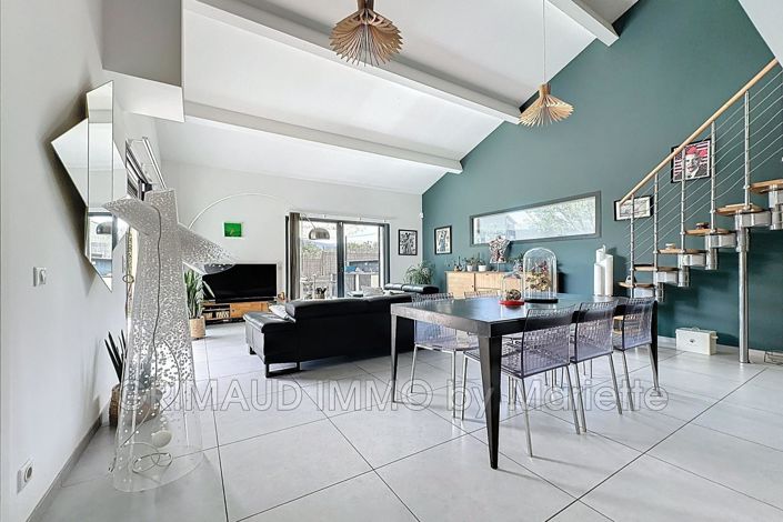 Image No.9-4 Bed House for sale