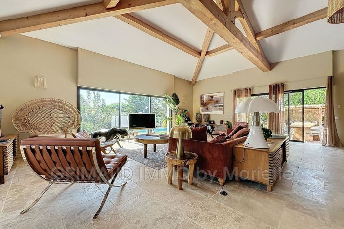 Image No.11-6 Bed House for sale