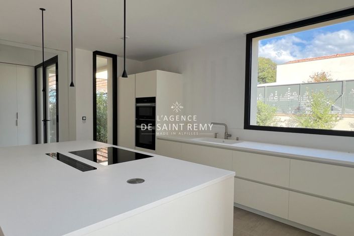 Image No.4-5 Bed House for sale