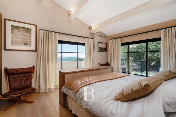 Image No.11-6 Bed House for sale