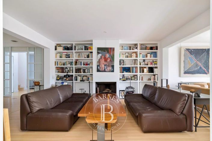 Image No.7-3 Bed House for sale