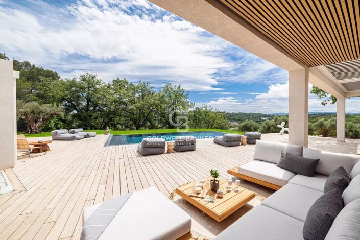 Image No.1-5 Bed House for sale