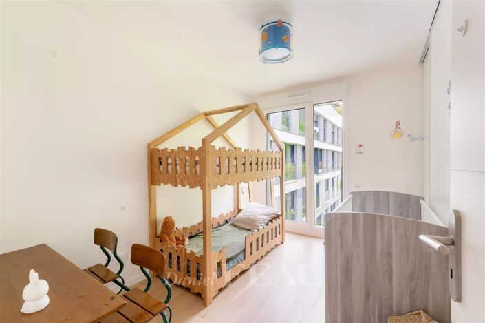 Image No.10-3 Bed Apartment for sale