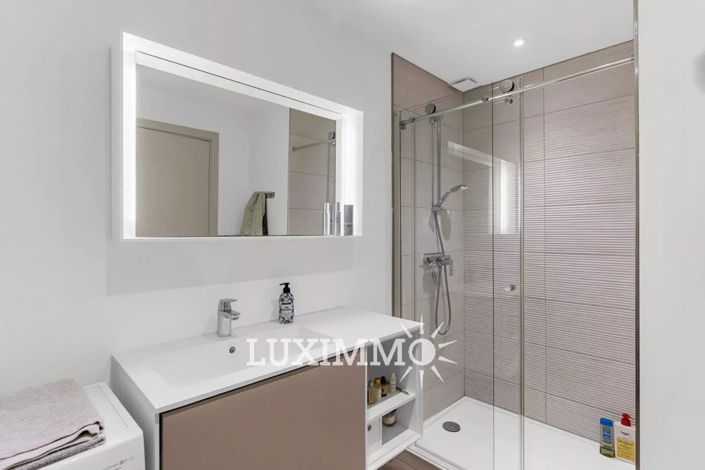 Image No.10-6 Bed House for sale