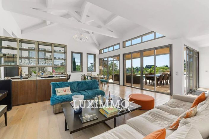 Image No.4-6 Bed House for sale