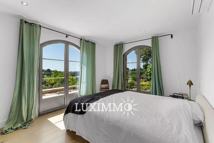 Image No.9-6 Bed House for sale