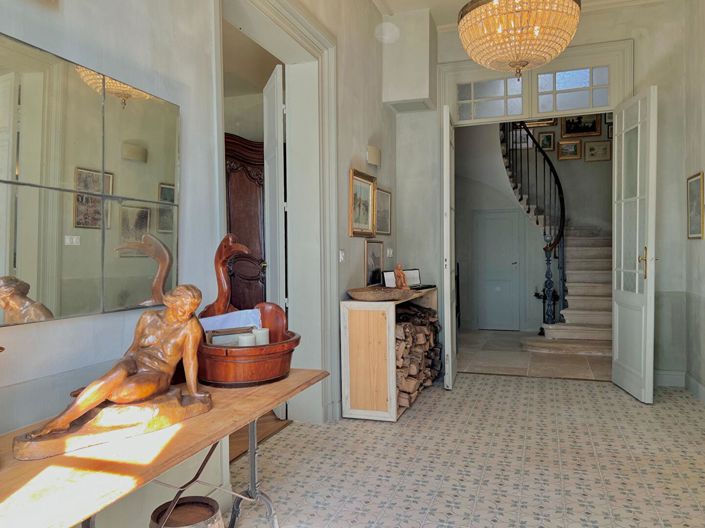 Image No.4-10 Bed House for sale