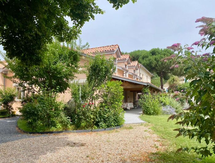 Image No.18-3 Bed House for sale