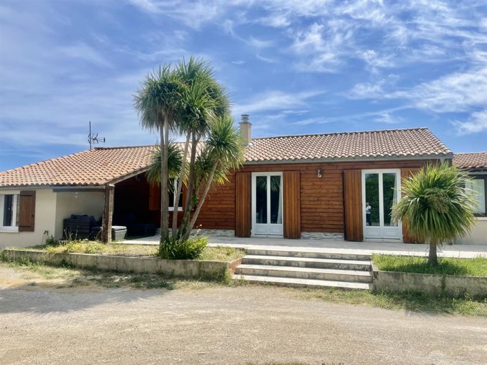 Image No.1-4 Bed House for sale