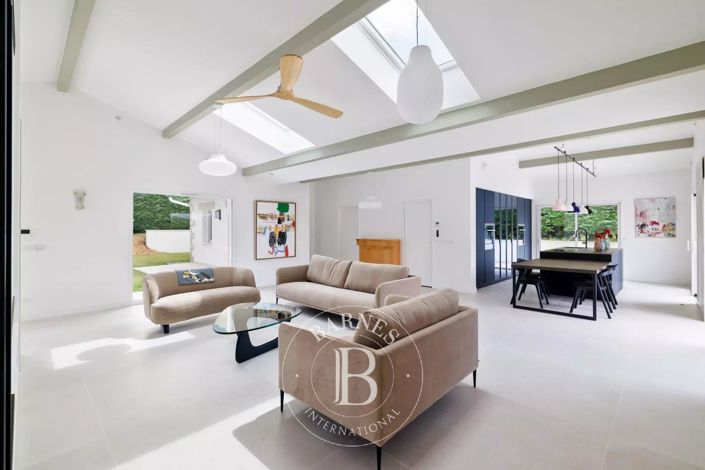 Image No.19-9 Bed House for sale