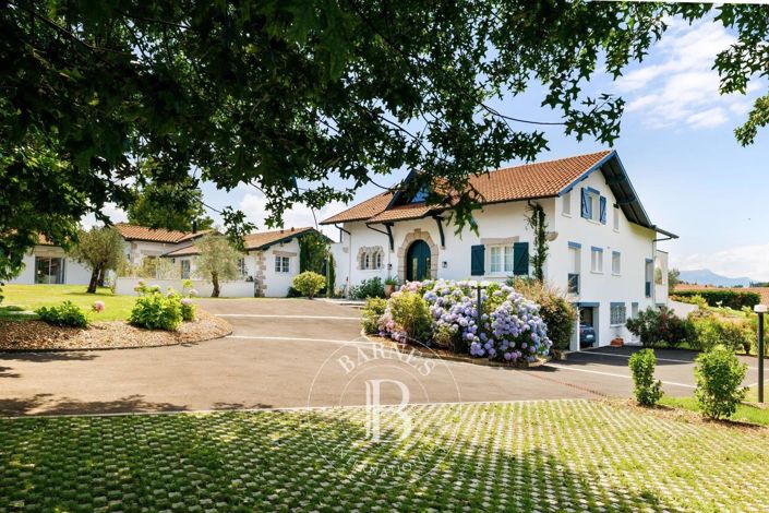 Image No.7-9 Bed House for sale