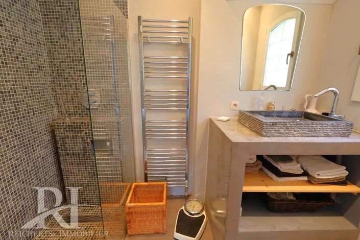 Image No.16-4 Bed House for sale