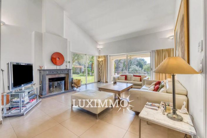 Image No.4-4 Bed House for sale