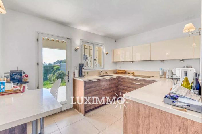 Image No.7-4 Bed House for sale