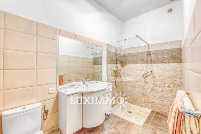 Image No.9-4 Bed House for sale