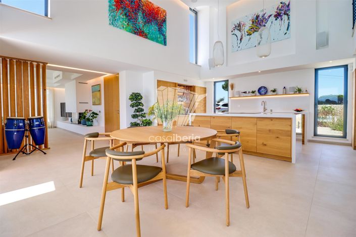 Image No.18-4 Bed House for sale