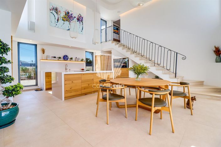 Image No.20-4 Bed House for sale