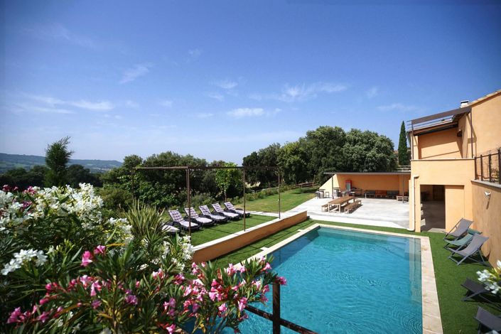 Image No.1-7 Bed House for sale