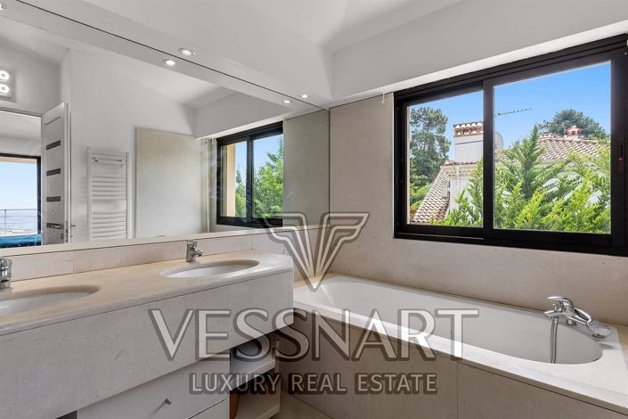 Image No.9-4 Bed House for sale