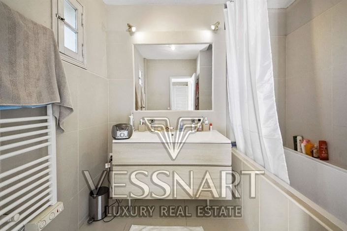 Image No.10-4 Bed House for sale