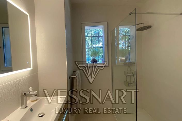 Image No.12-4 Bed House for sale