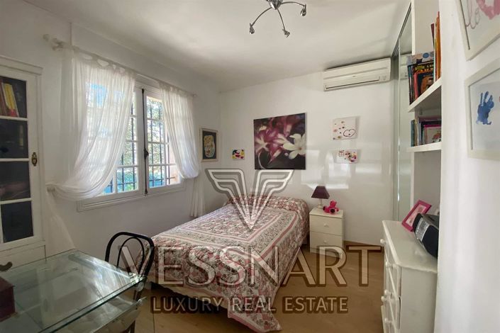 Image No.17-4 Bed House for sale