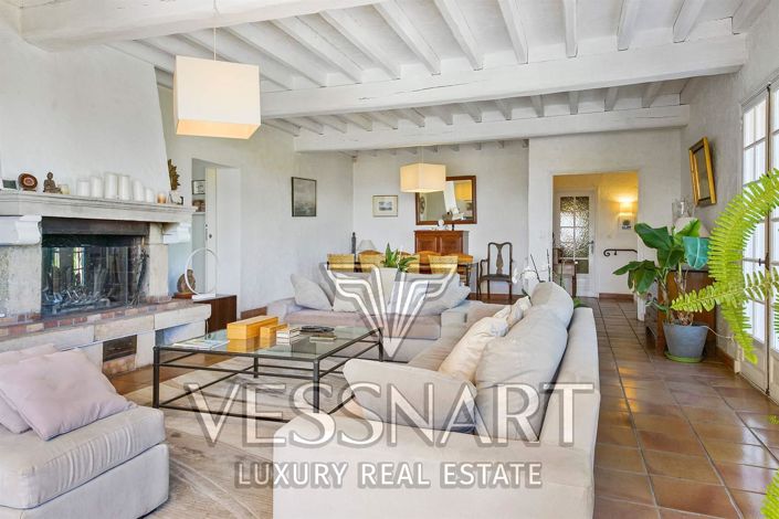 Image No.6-4 Bed House for sale