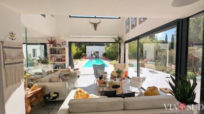 5 Bed Property for sale