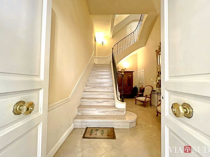 Image No.11-3 Bed Property for sale