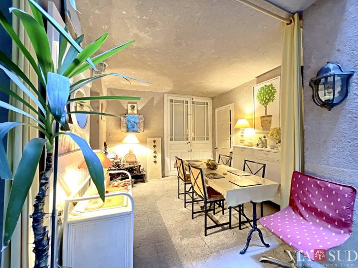 Image No.12-3 Bed Property for sale