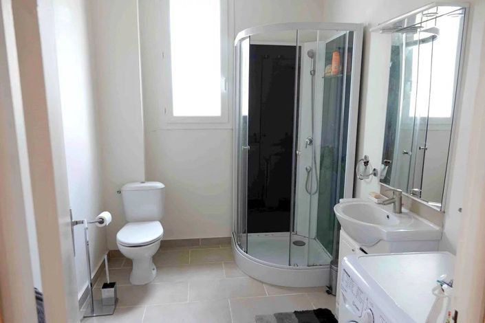 Image No.9-7 Bed House for sale